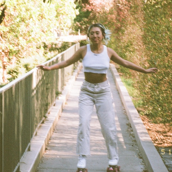 Meet your posher, Ashley - Picture 2 of 8